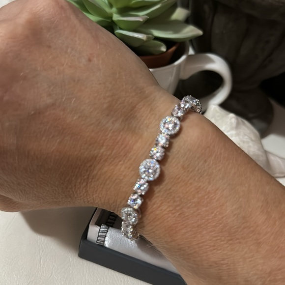 New With Tags/Box CZ Bracelet-7.25 in-Sterling Silver-15.31 Carat Equivalent- - Picture 10 of 17